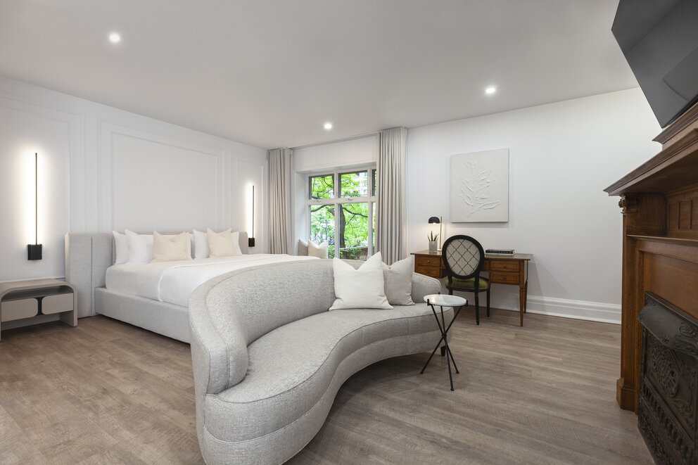 Trianon Suite Studio - Loveseat